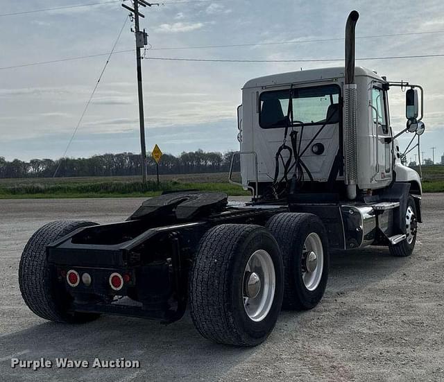 Image of Mack CXU613 equipment image 4