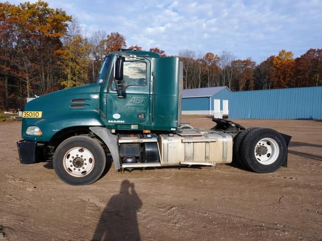 Image of Mack CXU612 equipment image 2