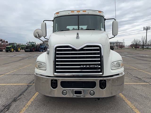 Image of Mack CXU613 equipment image 1