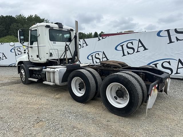 Image of Mack CXU613 equipment image 2