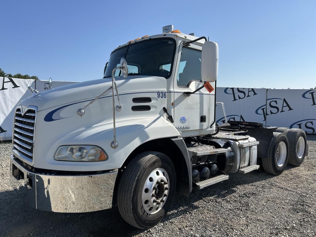 2016 Mack CXU613 Equipment Image0