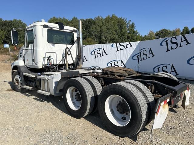 Image of Mack CXU613 equipment image 2