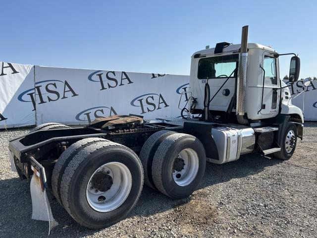 Image of Mack CXU613 equipment image 4
