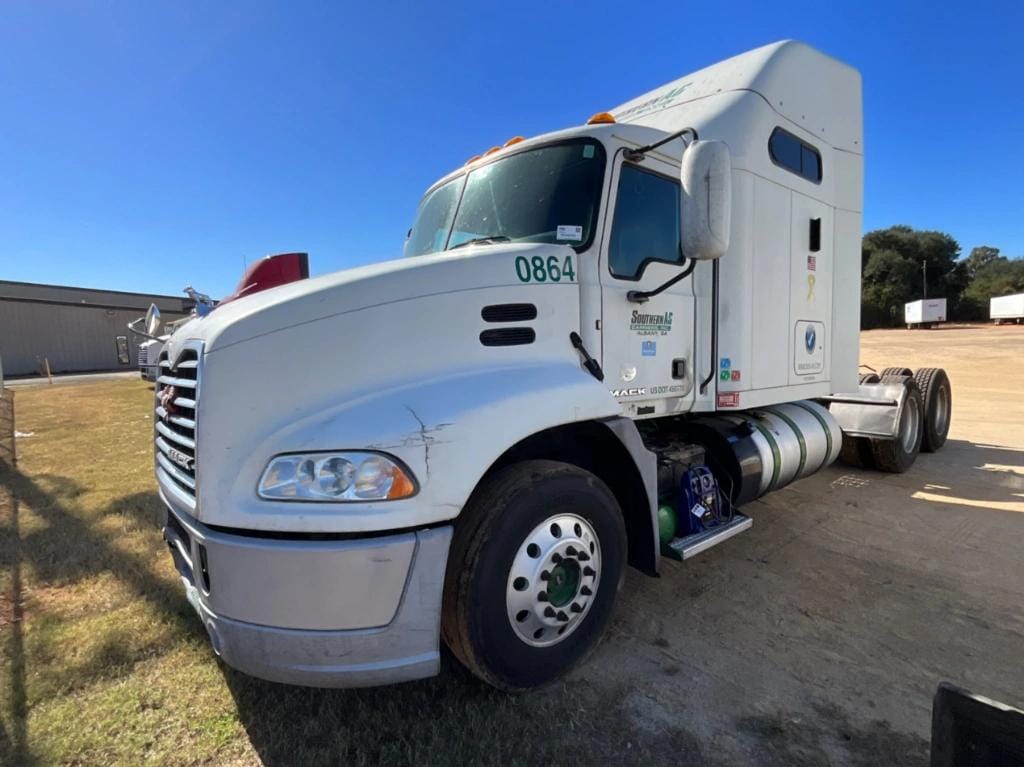 2016 Mack CXU613 Equipment Image0