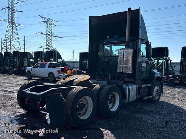 Image of Mack CXU613 equipment image 4