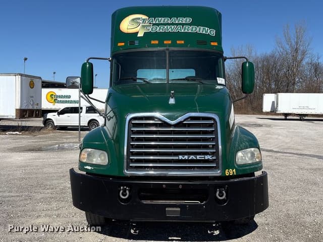 Image of Mack CXU613 equipment image 1