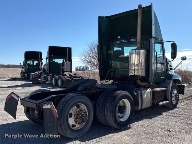 Image of Mack CXU613 equipment image 4