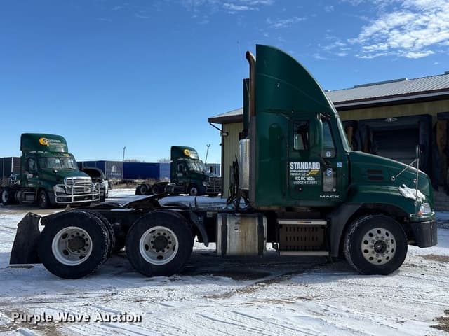 Image of Mack CXU613 equipment image 3