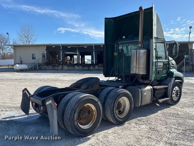 Image of Mack CXU613 equipment image 4