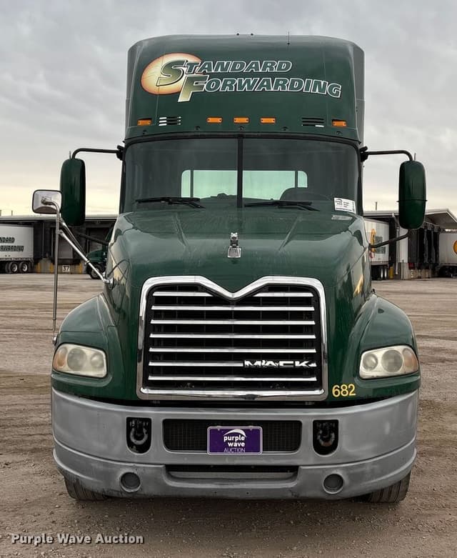 Image of Mack CXU613 equipment image 1