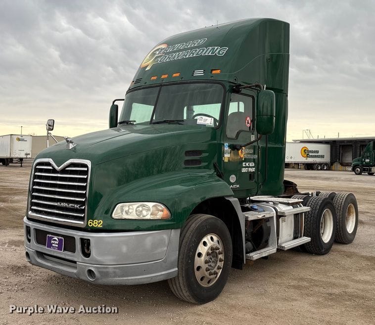 2016 Mack CXU613 Equipment Image0