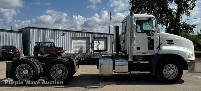 Image of Mack CXU613 equipment image 3