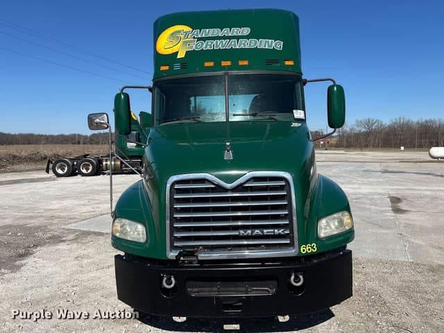 Image of Mack CXU613 equipment image 1