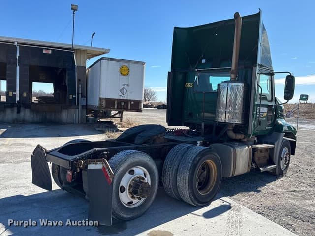 Image of Mack CXU613 equipment image 4