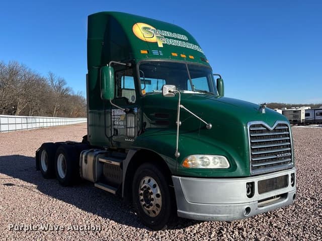 Image of Mack CXU613 equipment image 2