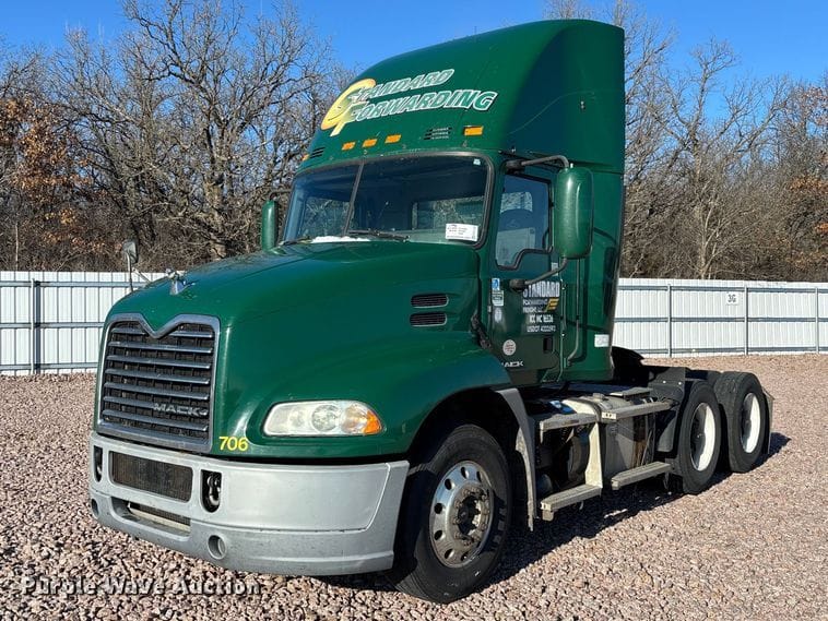 2016 Mack CXU613 Equipment Image0