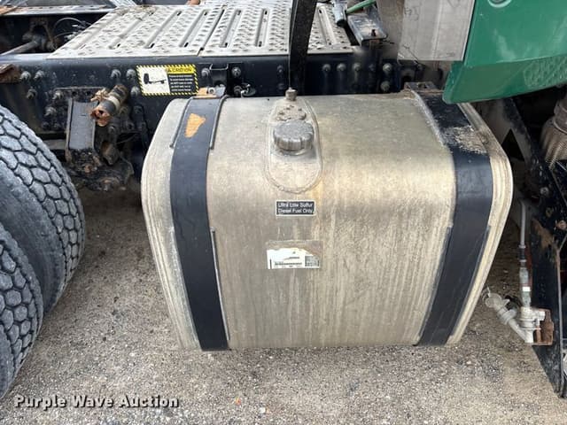 Image of Mack CXU613 equipment image 2