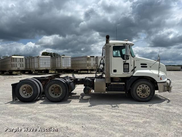 Image of Mack CXU613 equipment image 3