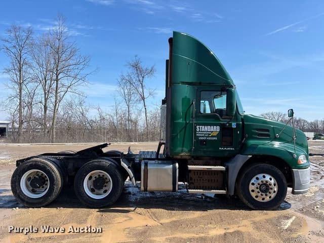 Image of Mack CXU613 equipment image 3