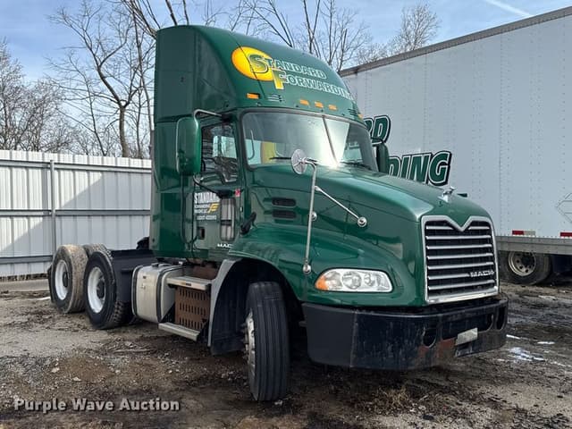 Image of Mack CXU613 equipment image 2