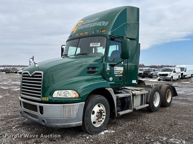 2016 Mack CXU613 Equipment Image0