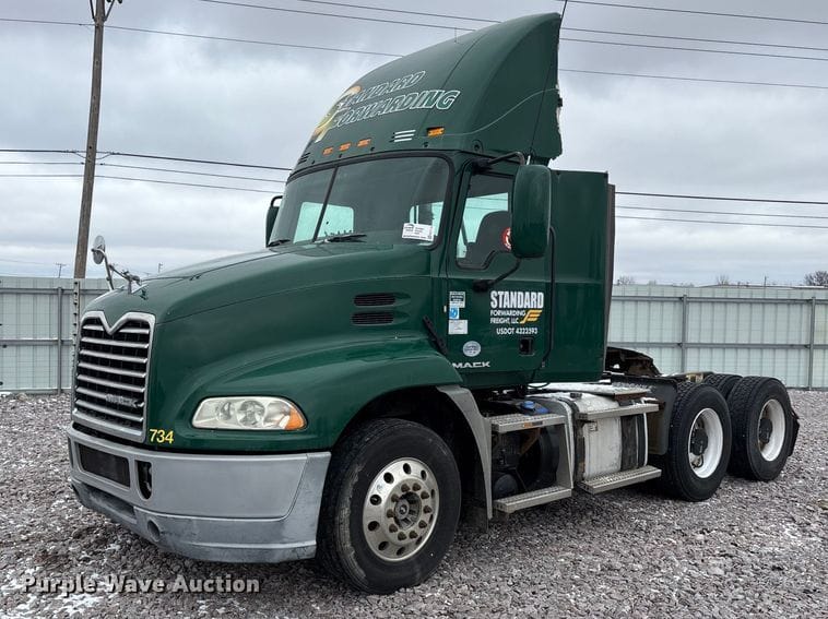 2016 Mack CXU613 Equipment Image0