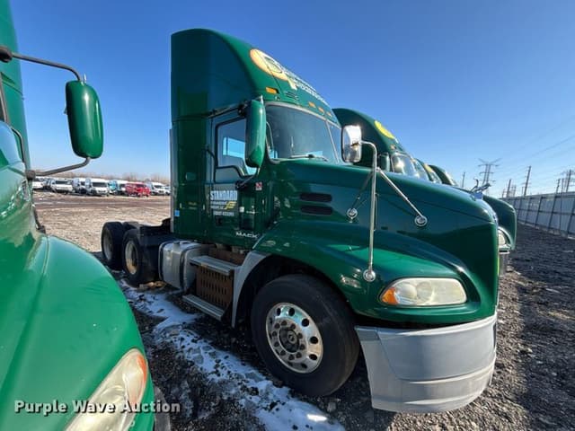 Image of Mack CXU613 equipment image 3