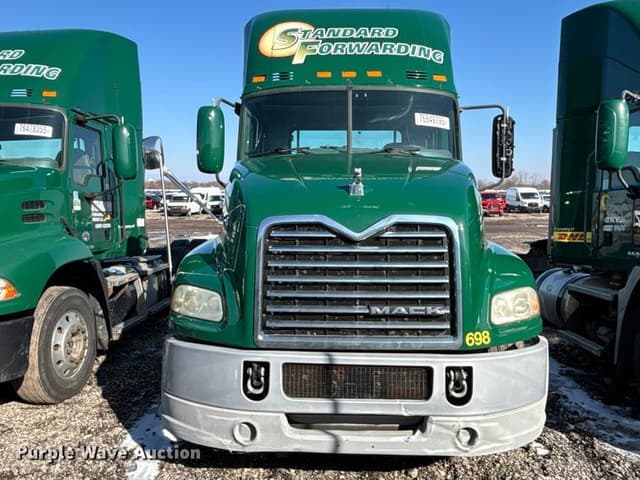 Image of Mack CXU613 equipment image 1