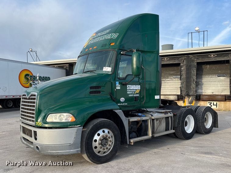 2016 Mack CXU613 Equipment Image0