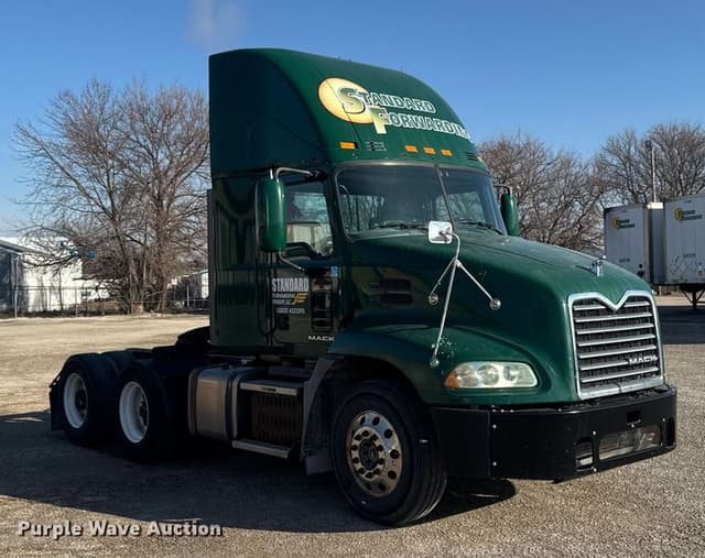 Image of Mack CXU613 equipment image 2