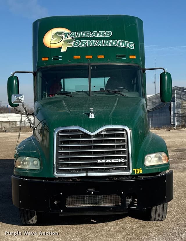 Image of Mack CXU613 equipment image 1