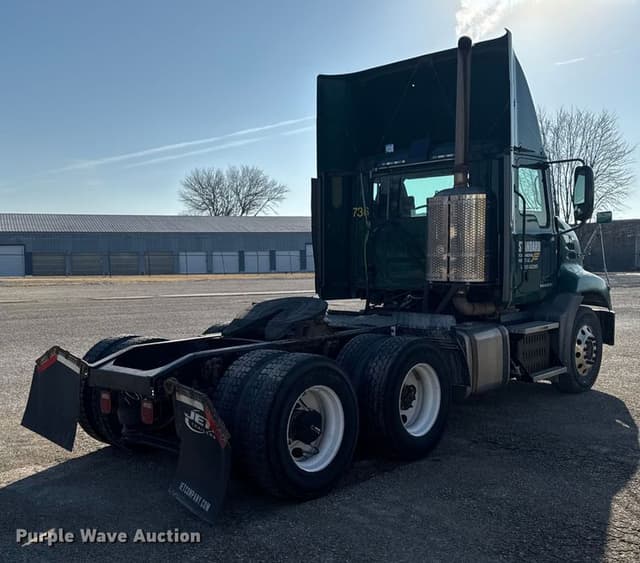 Image of Mack CXU613 equipment image 4