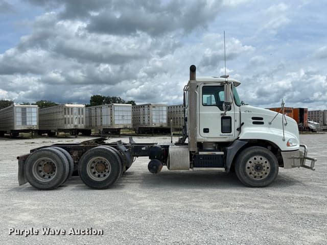 Image of Mack CXU613 equipment image 3