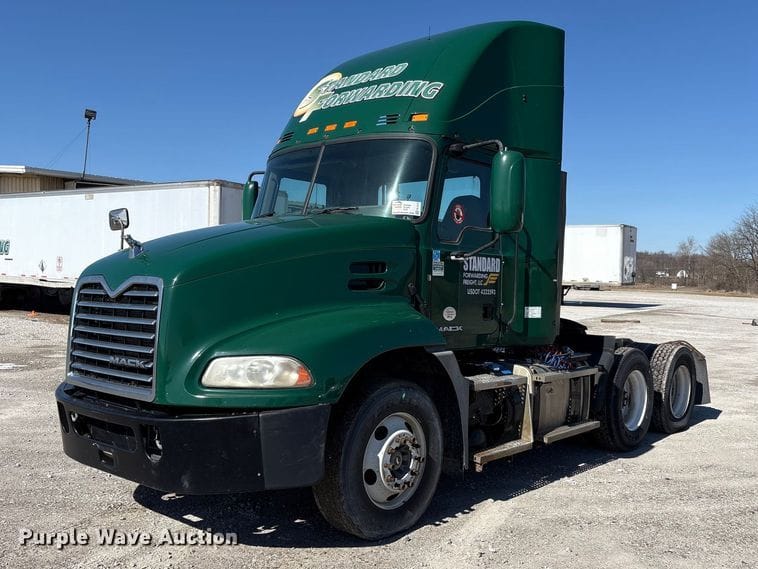 2016 Mack CXU613 Equipment Image0