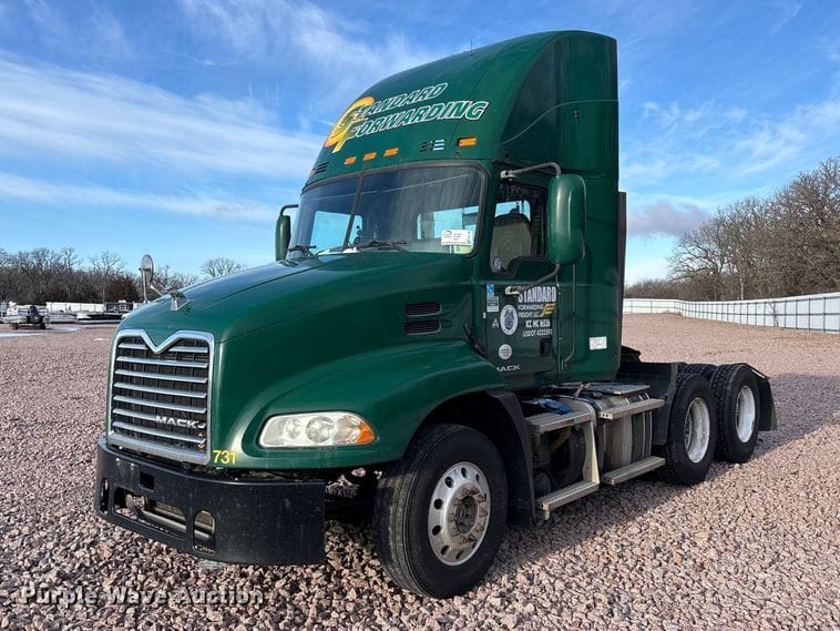 2016 Mack CXU613 Equipment Image0