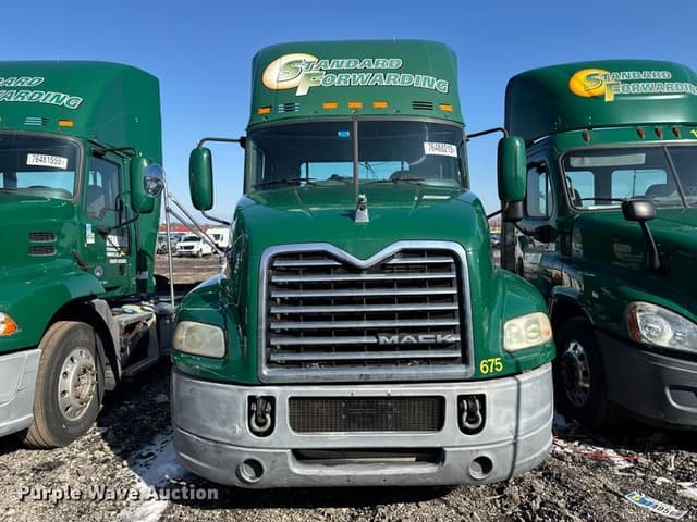 Image of Mack CXU613 equipment image 1