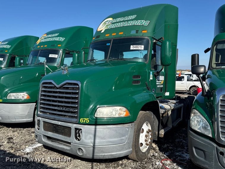 2016 Mack CXU613 Equipment Image0