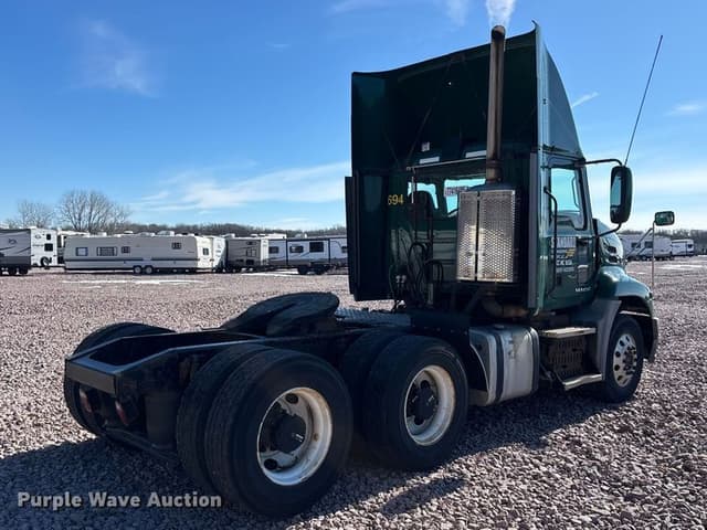 Image of Mack CXU613 equipment image 4