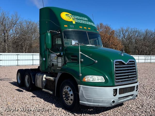 Image of Mack CXU613 equipment image 2