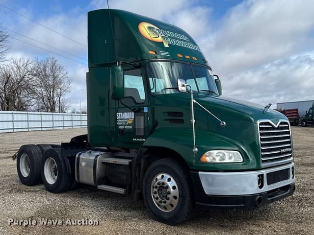 Image of Mack CXU613 equipment image 2