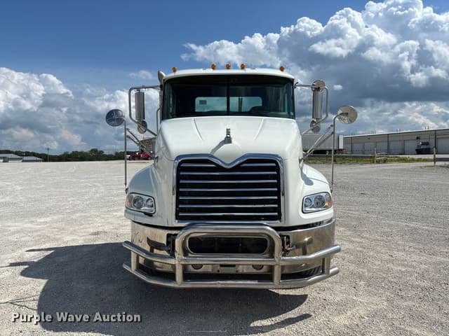 Image of Mack CXU613 equipment image 1