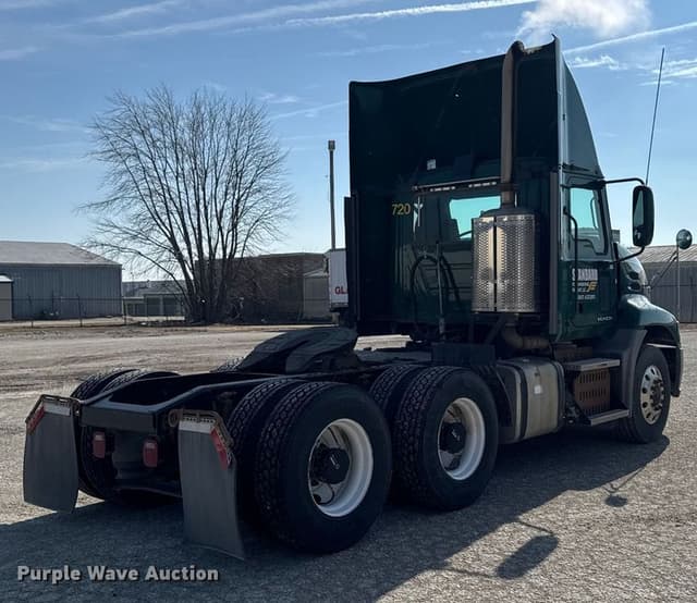 Image of Mack CXU613 equipment image 4