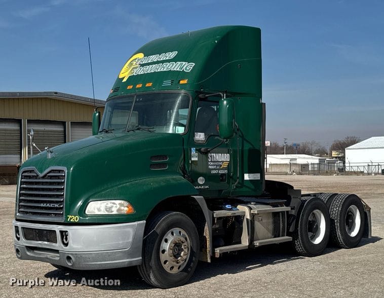 2016 Mack CXU613 Equipment Image0