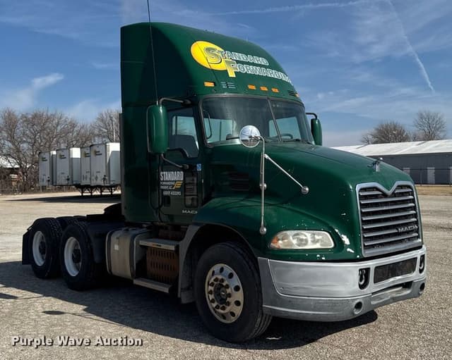 Image of Mack CXU613 equipment image 2