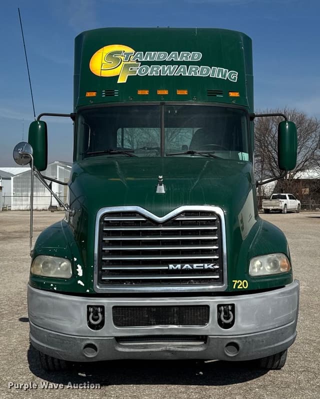 Image of Mack CXU613 equipment image 1