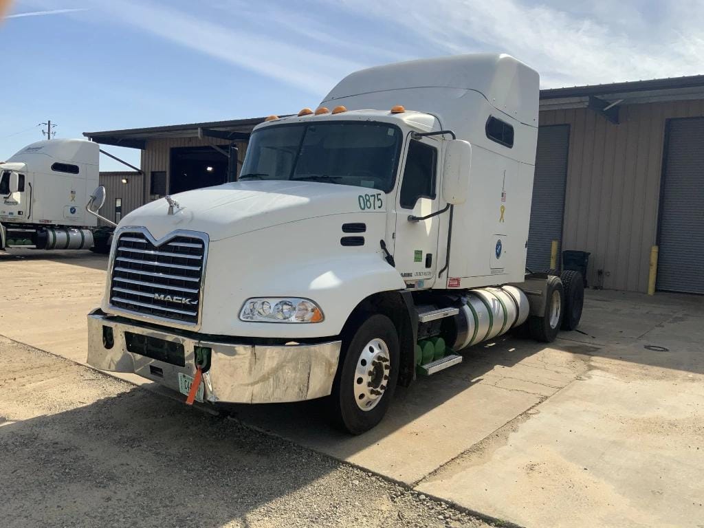 2016 Mack CXU613 Equipment Image0