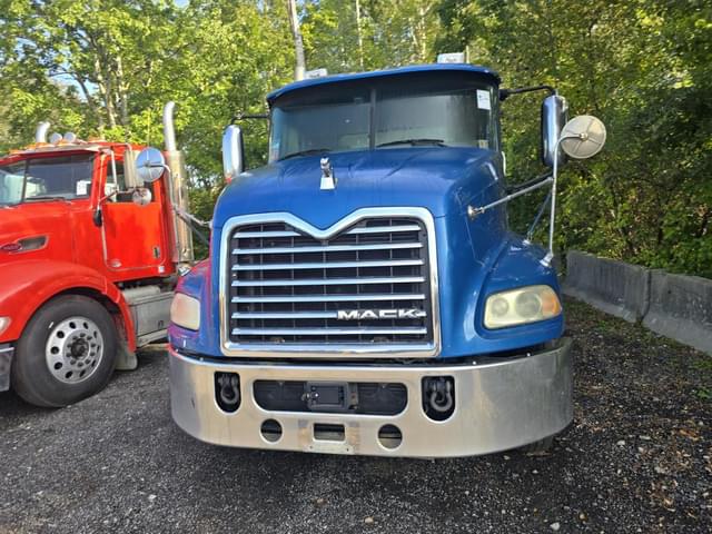 Image of Mack CXU613 equipment image 1