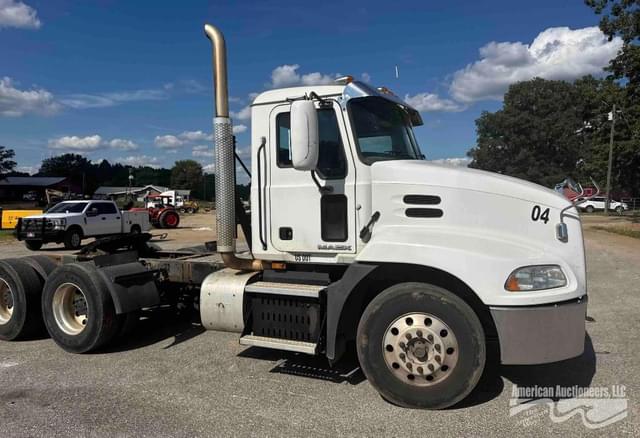 Image of Mack CXU613 equipment image 2