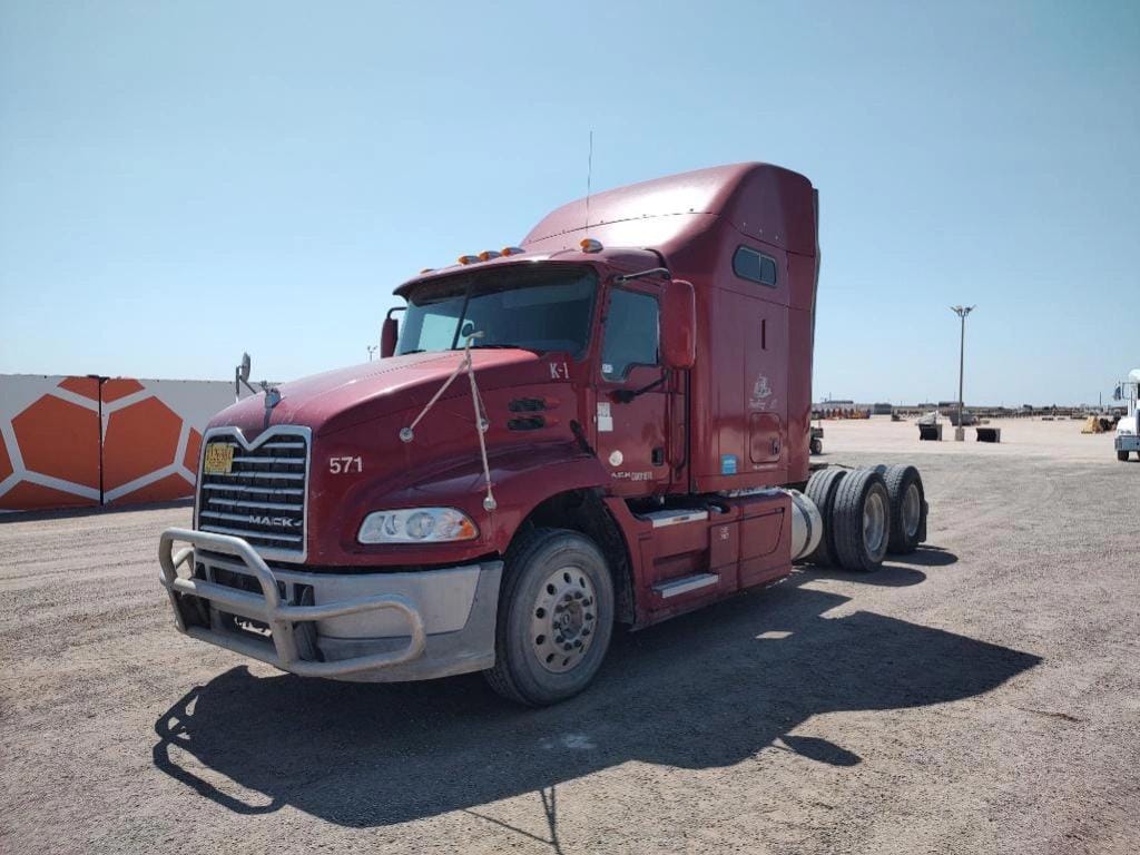 2016 Mack CXU613 Equipment Image0