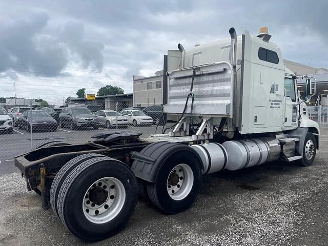 Image of Mack CXV613 equipment image 2